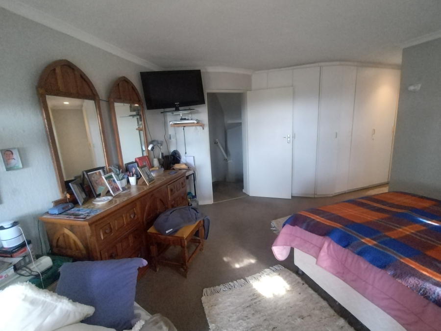 4 Bedroom Property for Sale in Wavecrest Eastern Cape